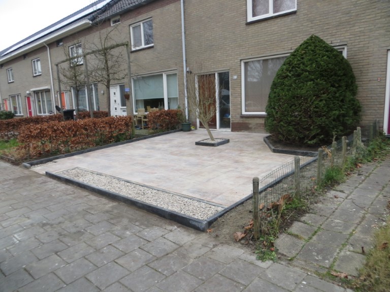 na tuinaanleg Middelburg